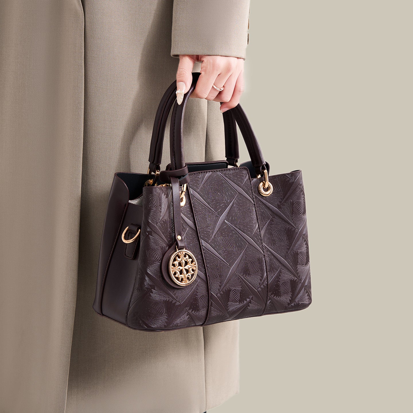 ce669b99-e90e-4a04-b7f5-12ddfff438f8-Max